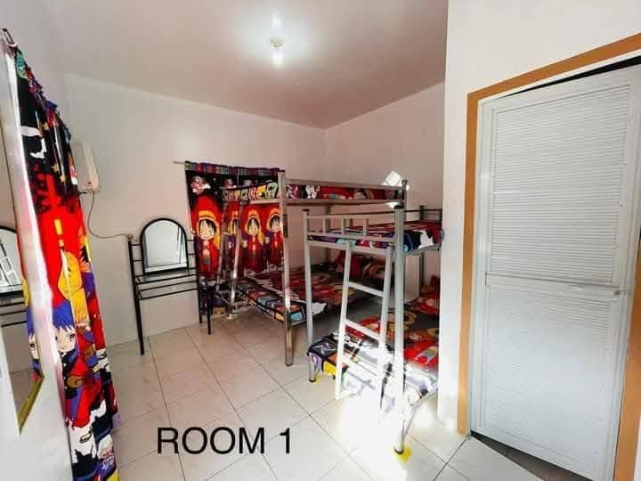 Poolside Tambayan — room (1)