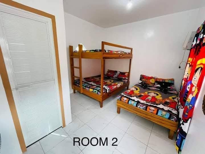Poolside Tambayan — room (2)